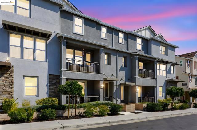 7129 Calistoga Ln, Dublin CA: https://media.crmls.org/mediaz/5c3dcad6-3c45-45c3-8ed8-d8e66f9ae12d.jpg