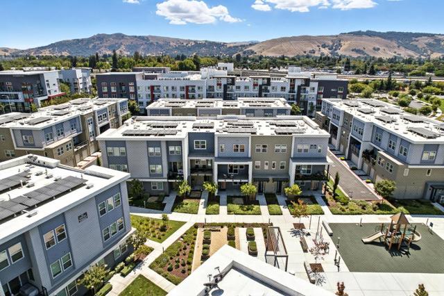 5713 Immersion Loop, San Jose CA: https://media.crmls.org/mediaz/5c3e41ad-9977-4dcc-bcf0-6a9458ff3bd9.jpg