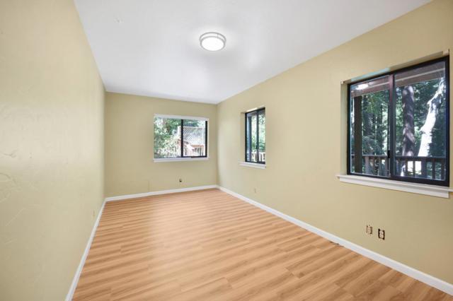 17855 Kiowa Trail, Los Gatos CA: https://media.crmls.org/mediaz/5c3e7d43-0b98-4872-9e0f-159b36f9f64a.jpg
