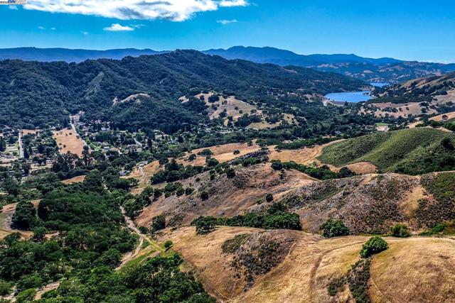 0 Oak Glen Ave, Morgan Hill CA: https://media.crmls.org/mediaz/5c3ede39-15d9-4eaa-8b4a-d33fc2ebf409.jpg