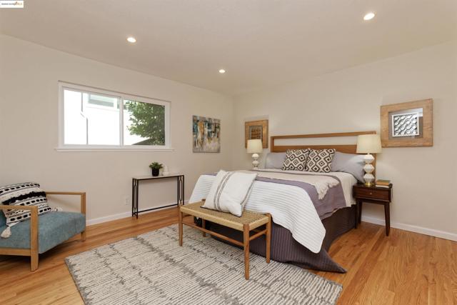 Image 21 of 30 For 2093 Braemar Rd