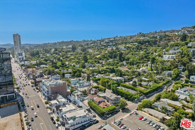1237 Hilldale Avenue, West Hollywood CA: https://media.crmls.org/mediaz/5c3f8b8d-fc61-4901-b088-95cc0b61ea12.jpg