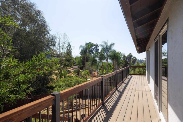 10549 Anaheim dr, La Mesa CA: https://media.crmls.org/mediaz/5c3f9ca4-0759-4230-a74b-7cafbad172e6.jpg