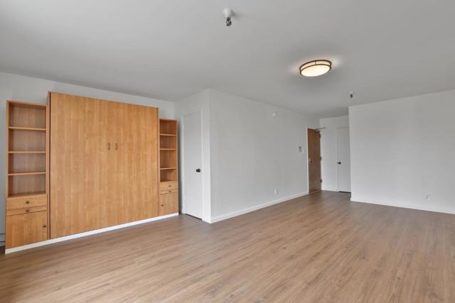 7725 Geary Boulevard, San Francisco CA: https://media.crmls.org/mediaz/5c3fa32f-33df-4ec1-bb45-dbfc1aebdfc2.jpg