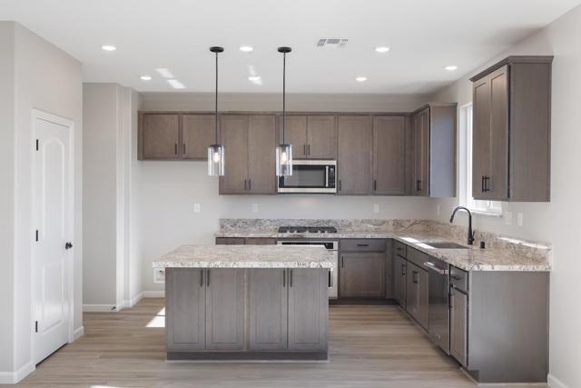 1861 Hydrangea Drive, Hollister CA: https://media.crmls.org/mediaz/5c40217b-5bc3-454c-8908-9a78671101e8.jpg