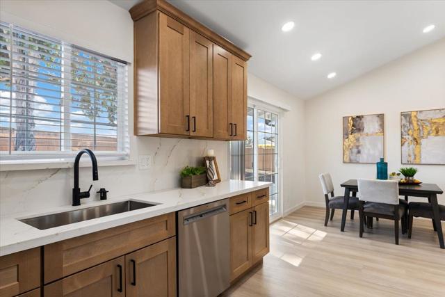 5643 Truman Place, Fremont CA: https://media.crmls.org/mediaz/5c4062b5-e68e-4999-8df5-739b4f3f61b4.jpg