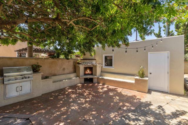 4826 Biona Dr, San Diego CA: https://media.crmls.org/mediaz/5c420bea-aed8-46cb-9a72-bea318317e28.jpg