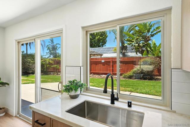 1285 Waxwing Ln, Chula Vista CA: https://media.crmls.org/mediaz/5c427489-b734-4602-a9a1-73032530e1af.jpg