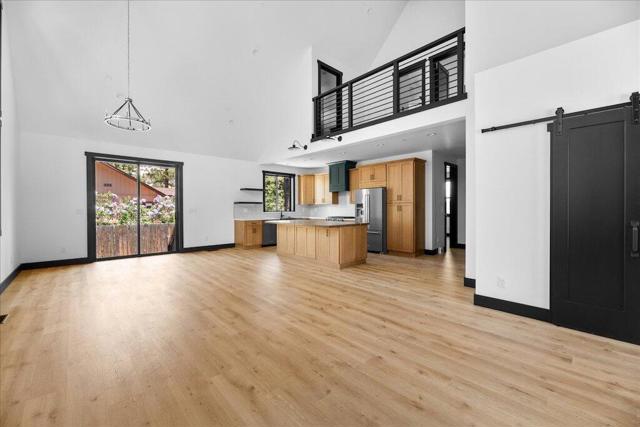 457 E Angeles Boulevard, Big Bear CA: https://media.crmls.org/mediaz/5c42797d-257b-476f-a5e9-c39d66a46c4b.jpg