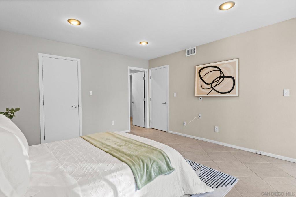 MLS #250045018SD image #19