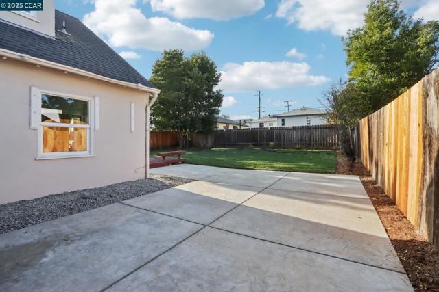 1467 Cape Cod Way, Concord CA: https://media.crmls.org/mediaz/5c4285af-6746-4703-a4d3-182d3d3d0db6.jpg