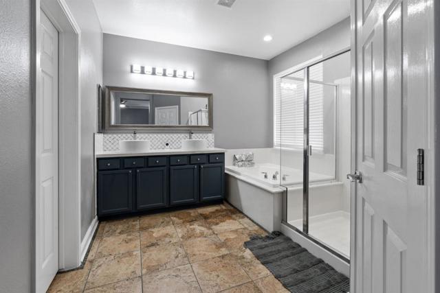 564 Millwood Drive, Patterson CA: https://media.crmls.org/mediaz/5c42c6c4-c667-4eea-b88b-312904085f25.jpg