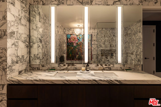 Image 10 of 34 For 8420 Sunset Boulevard 504