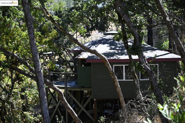 1557 Los Alamos RD, Santa Rosa CA: https://media.crmls.org/mediaz/5c437e96-b23e-41c6-92e4-286e914c1a47.jpg