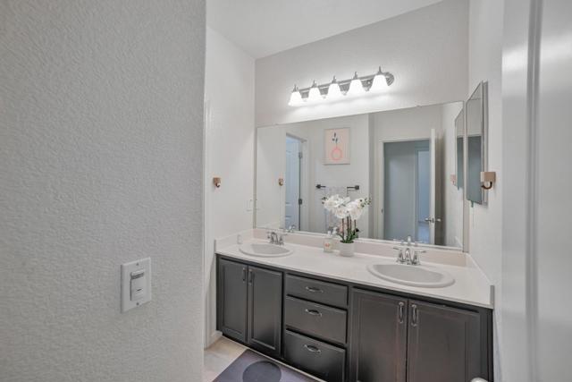 711 W Glendora Avenue, Mountain House CA: https://media.crmls.org/mediaz/5c43b350-5d78-4fff-8e12-3e8bd6696bf3.jpg