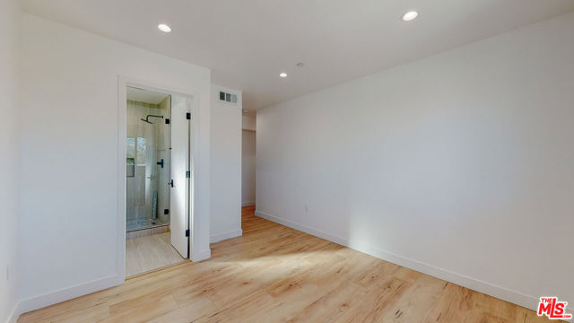 14423 Califa Street, 1/2 photo 13