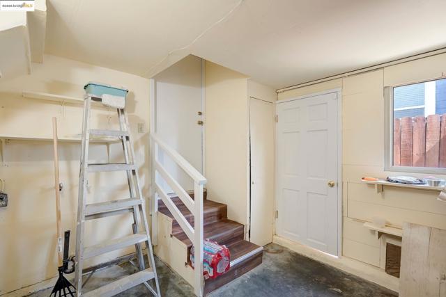 527 42nd Street, Richmond CA: https://media.crmls.org/mediaz/5c442d43-237d-41ee-88e9-c1fcf07d2832.jpg