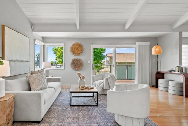1975 Seascape Boulevard, Aptos CA: https://media.crmls.org/mediaz/5c44b1b4-79ba-452c-8d5d-7cae537632e5.jpg