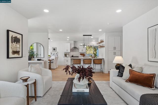 Image 8 of 37 For 3543 Wren Ave