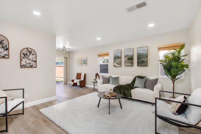 10618 Wincheck Rd, San Diego CA: https://media.crmls.org/mediaz/5c454972-55bf-4fe6-a175-8e6f08d3dacb.jpg