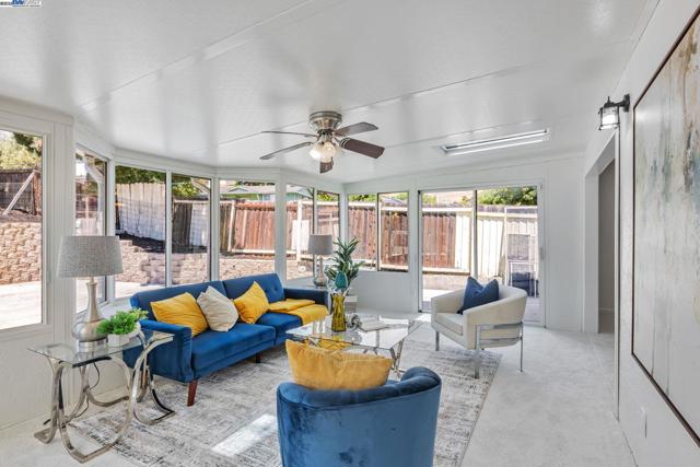 216 Appian Way, Union City CA: https://media.crmls.org/mediaz/5c45ba30-9fdc-45ff-be91-b37f2f1d2845.jpg