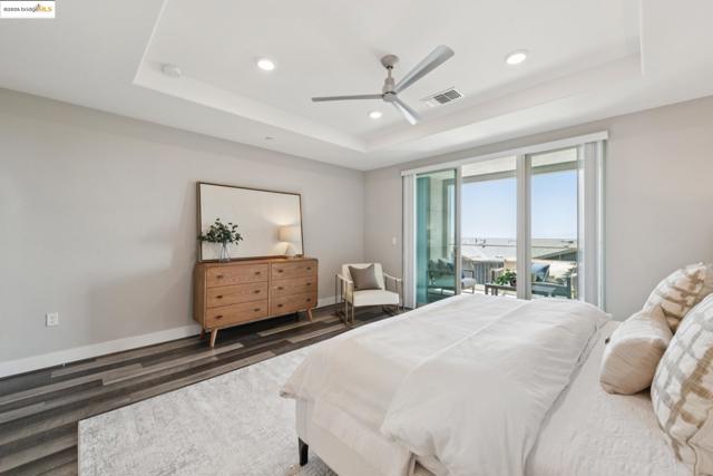 6757 Skyview Dr, Oakland CA: https://media.crmls.org/mediaz/5c45cbe8-4c22-416b-a2eb-481d2fc6bd6a.jpg