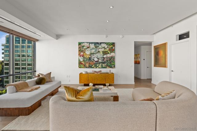2604 5th Ave, San Diego CA: https://media.crmls.org/mediaz/5c468dc1-0477-49cf-9f8b-5cb5ab5907c6.jpg