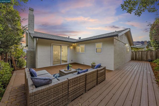 16639 Selby Dr, Castro Valley CA: https://media.crmls.org/mediaz/5c46eb5d-9b7b-48c2-8a1b-11c1d9d0799b.jpg