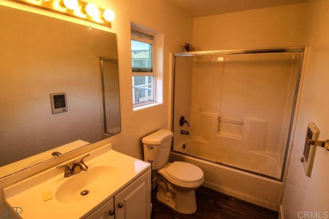 3305 Oakwood Drive, Julian CA: https://media.crmls.org/mediaz/5c470d2c-4663-4dc1-be1d-c0eeff391604.jpg