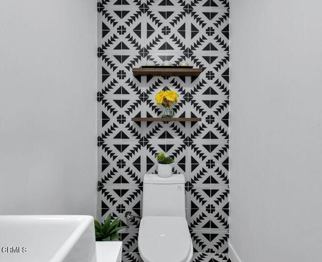 Detail Gallery Image 18 of 20 For 1086 Hollygrove Ln, Altadena,  CA 91001 - 4 Beds | 2 Baths