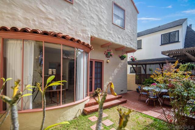 953 Olive Ave, Coronado, California 92118, 4 Bedrooms Bedrooms, ,3 BathroomsBathrooms,Single Family Residence,For Sale,Olive Ave,250018827SD