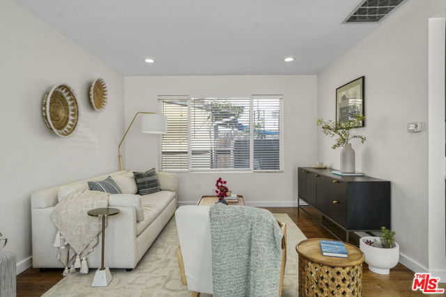 2402 Ocean Park Boulevard, Santa Monica CA: https://media.crmls.org/mediaz/5c47f0c5-bef0-480f-9f97-6734f2060ef0.jpg