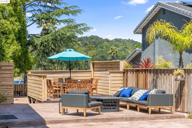 1051 Lea Drive, San Rafael CA: https://media.crmls.org/mediaz/5c48f9a4-d13a-42b3-bce6-a96c27de9e62.jpg