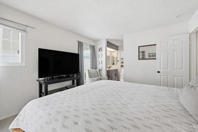 Detail Gallery Image 14 of 46 For 270 Chestnut Way, Oceanside,  CA 92057 - 3 Beds | 2 Baths