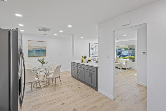 4564 Piper St, Fremont CA: https://media.crmls.org/mediaz/5c4a9021-e77f-4e17-a624-144ed2b0c3d7.jpg