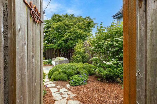 5334 Soquel Drive, Soquel CA: https://media.crmls.org/mediaz/5c4b0644-d061-4fb1-8237-ec956d47238c.jpg