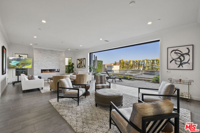 20162 W Cromwell Way, Porter Ranch CA: https://media.crmls.org/mediaz/5c4c260c-ac91-44ca-b5c4-dc46a1e9b69c.jpg