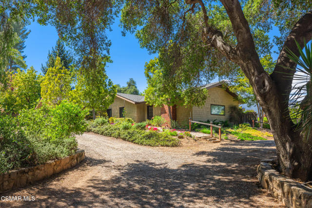 1585 Loma Drive, Ojai CA: https://media.crmls.org/mediaz/5c4c29e4-498d-4743-b2ac-36bd3450d178.jpg
