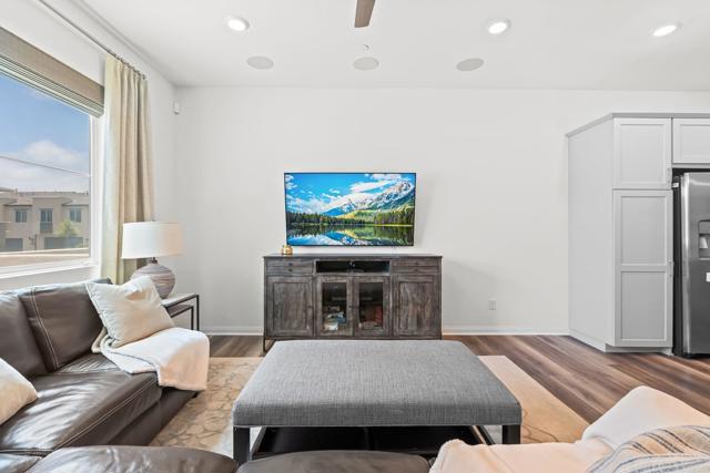 2199 Bluestone Circle, Chula Vista CA: https://media.crmls.org/mediaz/5c4d06c4-b6f3-43b9-8b26-32278c204da9.jpg
