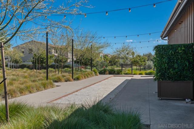 1938 Julie Dawn Pl, Escondido CA: https://media.crmls.org/mediaz/5c4da50a-befd-4fc6-81cb-830910df8d15.jpg