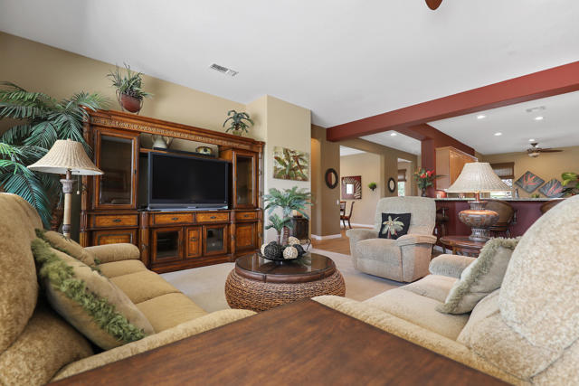 81083 Avenida Tres Lagunas, Indio CA: https://media.crmls.org/mediaz/5c4dad8d-97ae-4305-a024-21c416ed3202.jpg