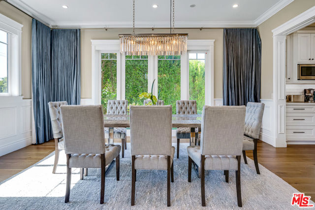 19633 Wells Drive, Tarzana CA: https://media.crmls.org/mediaz/5c4dc71d-161b-4fe8-844b-7cb6a92c6a31.jpg