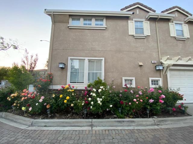 1992 Wayne Circle, San Jose CA: https://media.crmls.org/mediaz/5c4e05e0-1e01-49b5-81c3-2f5b8708ec29.jpg