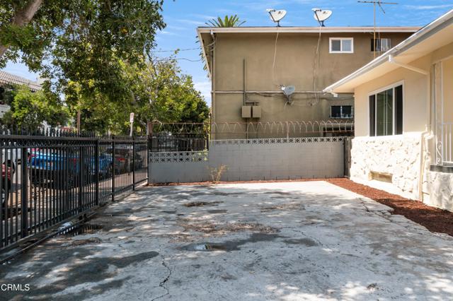 Detail Gallery Image 18 of 20 For 1623 11th Pl, Los Angeles,  CA 90015 - 4 Beds | 2 Baths