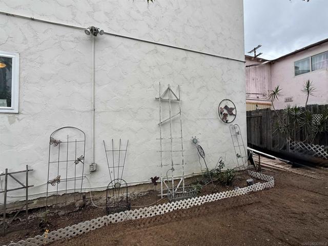 2437 Modesto St, San Diego CA: https://media.crmls.org/mediaz/5c4e462c-d4d5-4c00-be3f-04b365c0d0fe.jpg