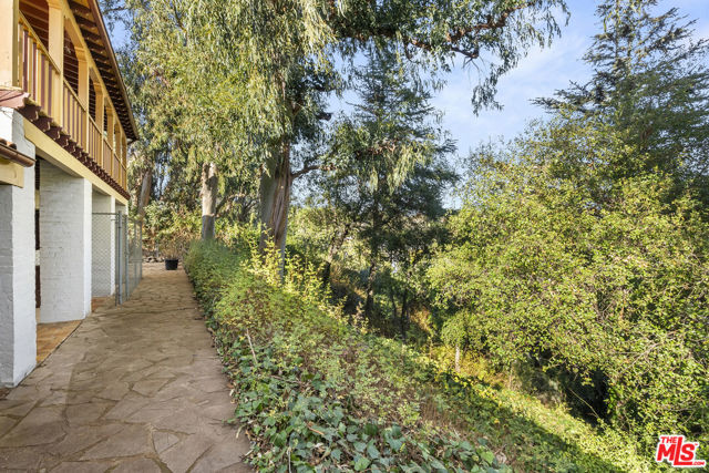 Drew Fenton | 334 N Carmelina Avenue Los Angeles CA | MLS: 7014320