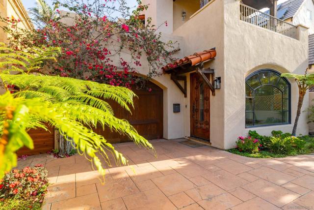 418 Marine St, La Jolla CA: https://media.crmls.org/mediaz/5c4efca5-40ef-439a-92d9-74c414ecd3b8.jpg