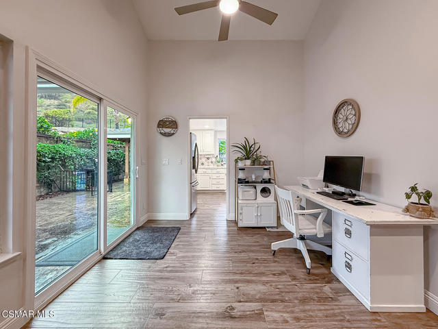 751 Muirfield Avenue, Simi Valley CA: https://media.crmls.org/mediaz/5c4fb317-bcfb-43bb-9a8d-fbfef3c38643.jpg