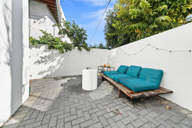 2664 S La Brea Avenue, Los Angeles CA: https://media.crmls.org/mediaz/5c505bc5-946c-48a7-896d-26c479f7bfed.jpg
