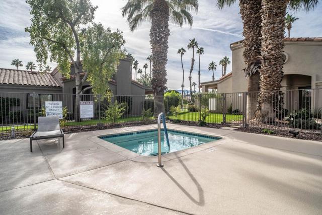 38782 Wisteria Drive, Palm Desert CA: https://media.crmls.org/mediaz/5c5359d0-5b4d-4b63-9d4b-fd4179f5c930.jpg